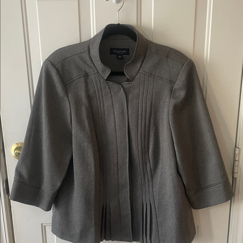 Perceptions Women's Charcoal Blazer Size 18 W.